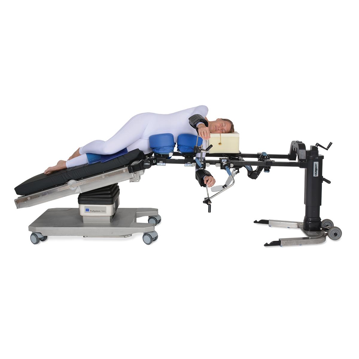 System Allen Spine — widok z boku z pacjentem ułożonym w pozycji leżącej na brzuchu