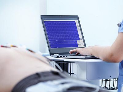 A clinician uses a PC-based resting ECG.