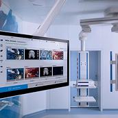 Helion-system på monitor i operationssal