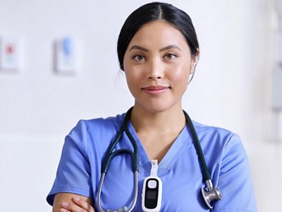 nurse wears voalte linq device