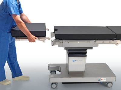 PST300 手術台システム 02