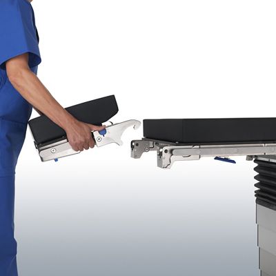 PST 500 Precision Surgical Table, Befestigung der Kopfplatte