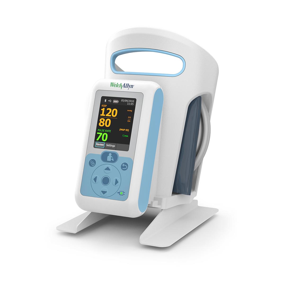 Dispositivo digitale di misurazione della pressione arteriosa Connex® ProBP™ 3400, vista di 3/4 dal lato destro del prodotto con adattatore di montaggio su banco con cestello