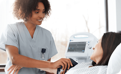 nurse scanning bardcode hospital bracelet