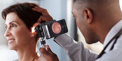 Welch Allyn MacroView Plus Otoscope and iExaminer SmartBracket application