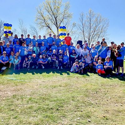 A group of Hillrom employees gathers at a walk to raise funds for Cystic Fibrosis research